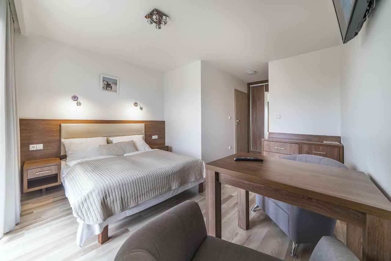 Apartamenty I Pokoje Goscinne Relax Jastarnia Buitenkant foto